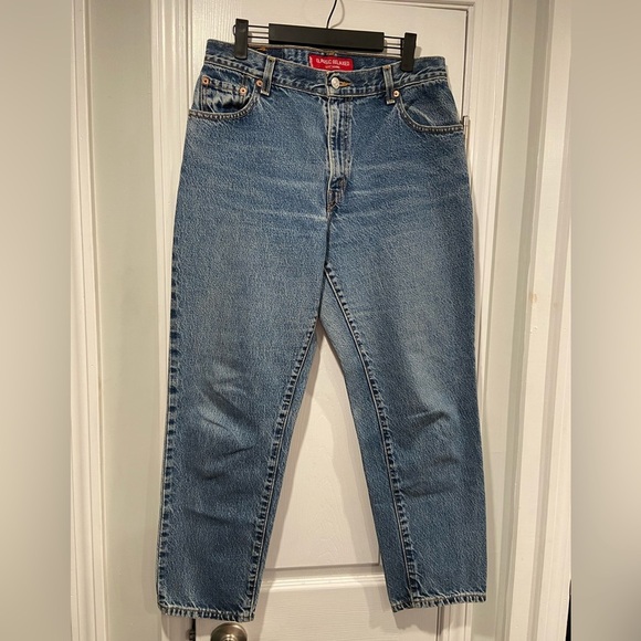 Levi’s 550 Size 12 Classic Relaxed Tapered Leg Medium Wash High Rise Jeans - Picture 1 of 10